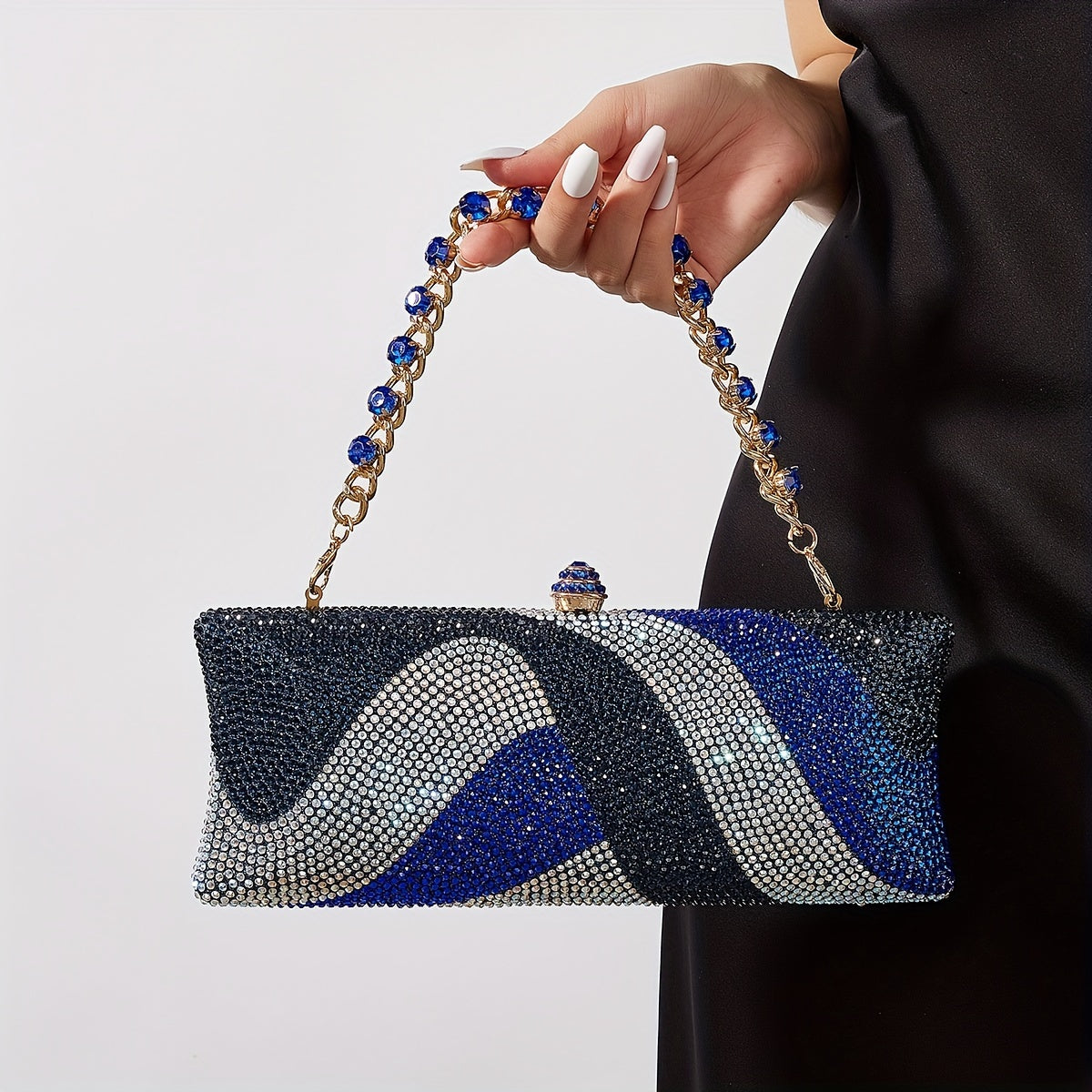 Elegant Crystal Dinner Clutch with Geometric Pattern